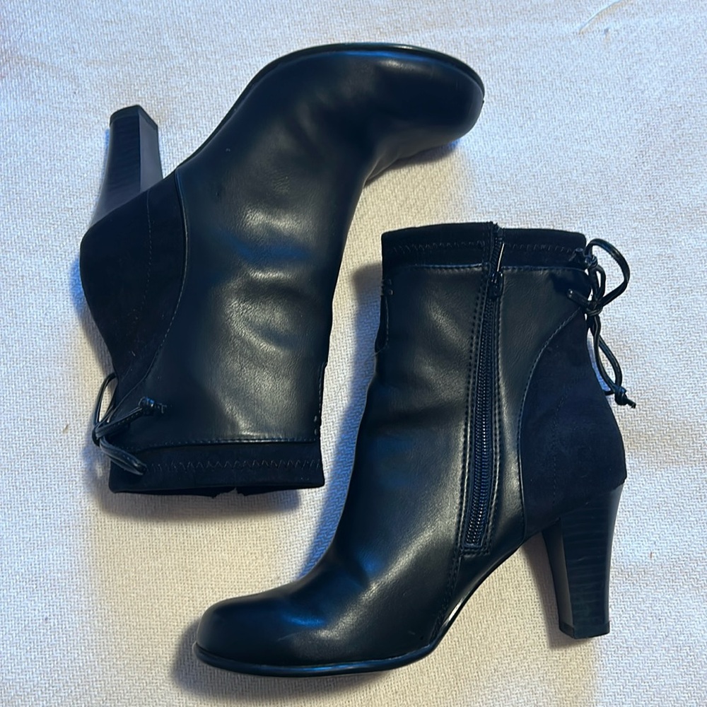 A2 by Aerosoles black bow boots, size 6